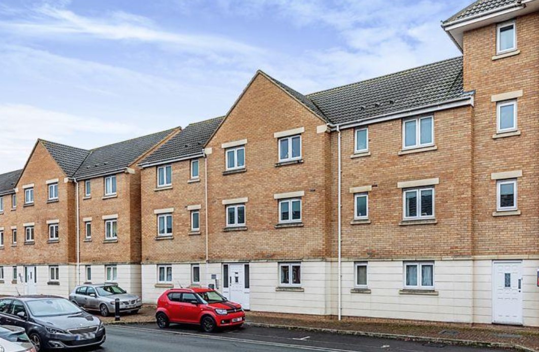 2 Bedroom, 1 Bathroom, First Floor Flat, Macfarlane Chase